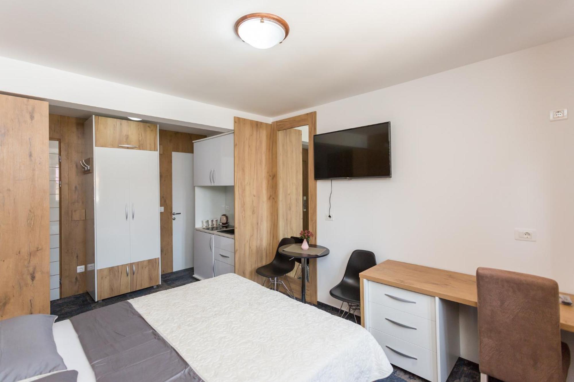 Hotel Tilia Cetinje Esterno foto