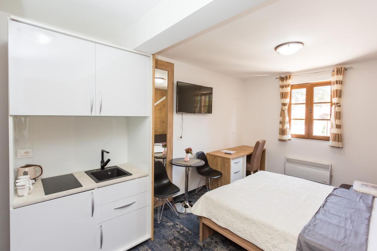 Hotel Tilia Cetinje Esterno foto