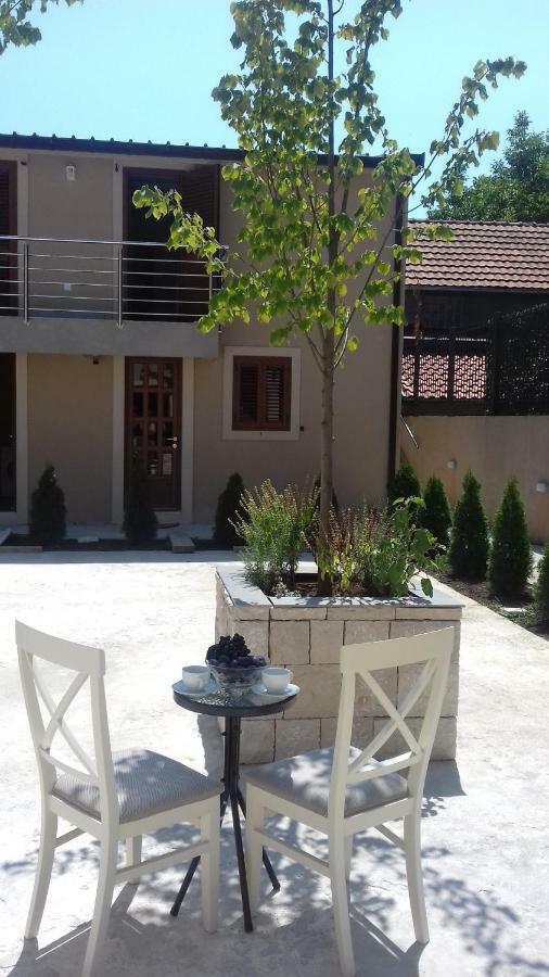 Hotel Tilia Cetinje Esterno foto