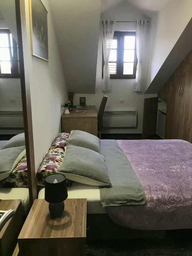 Hotel Tilia Cetinje Esterno foto
